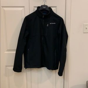 Columbia Black Softshell Jacket. XL.